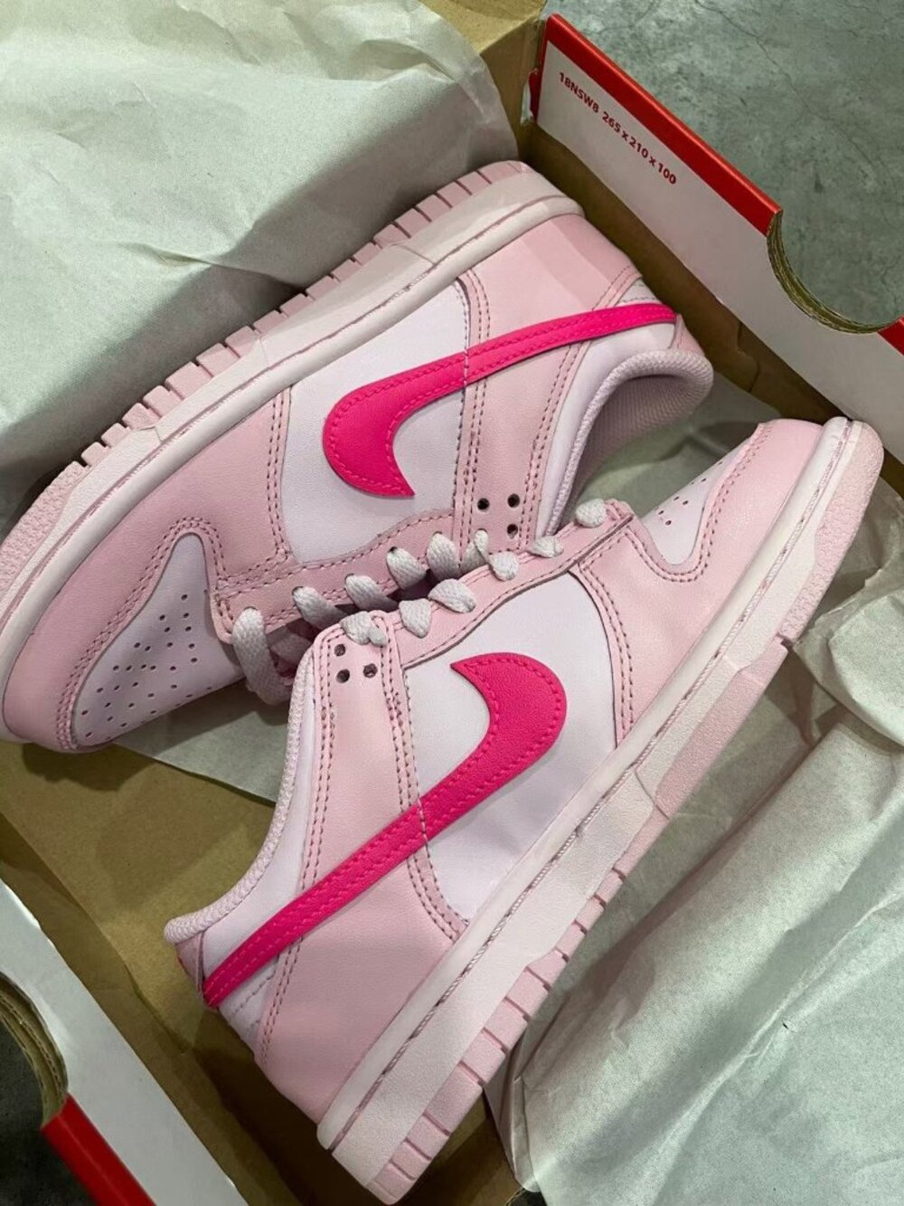 Nike Dunk Low GS Pink Foam Hyper Pink New With Box Girls Sneakers - Picture 1 of 4